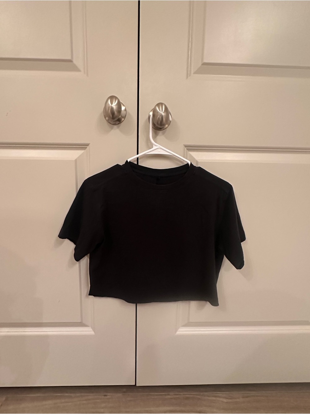 lululemon athletica Black Cropped Crew Tee - Women
